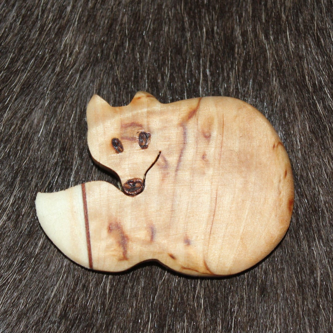 2107 Magneetti, kettu