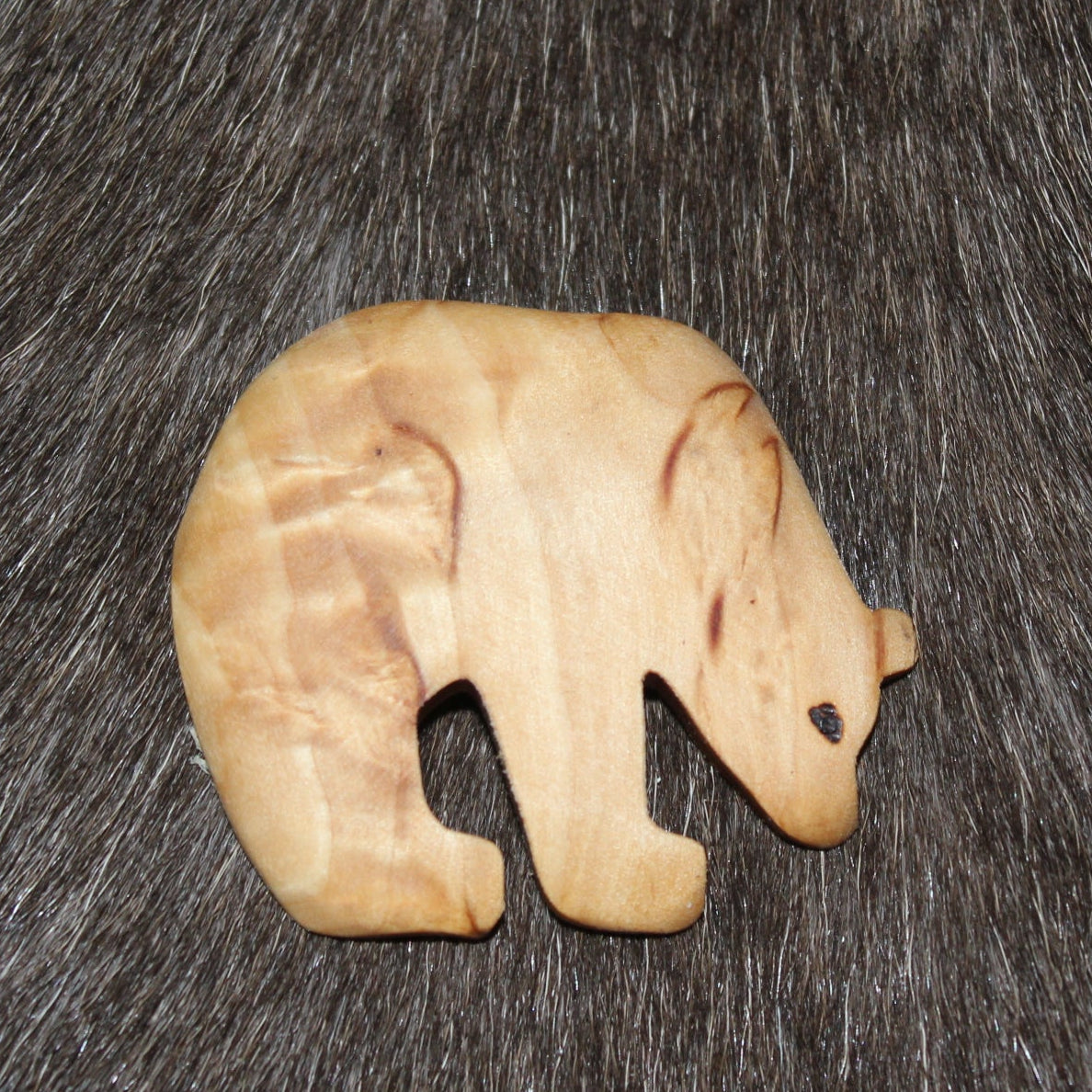 2116 Magneetti, karhu