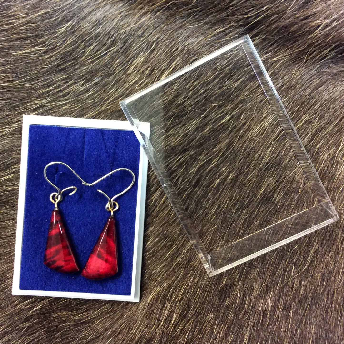 212K Korvakorut, viininpunainen