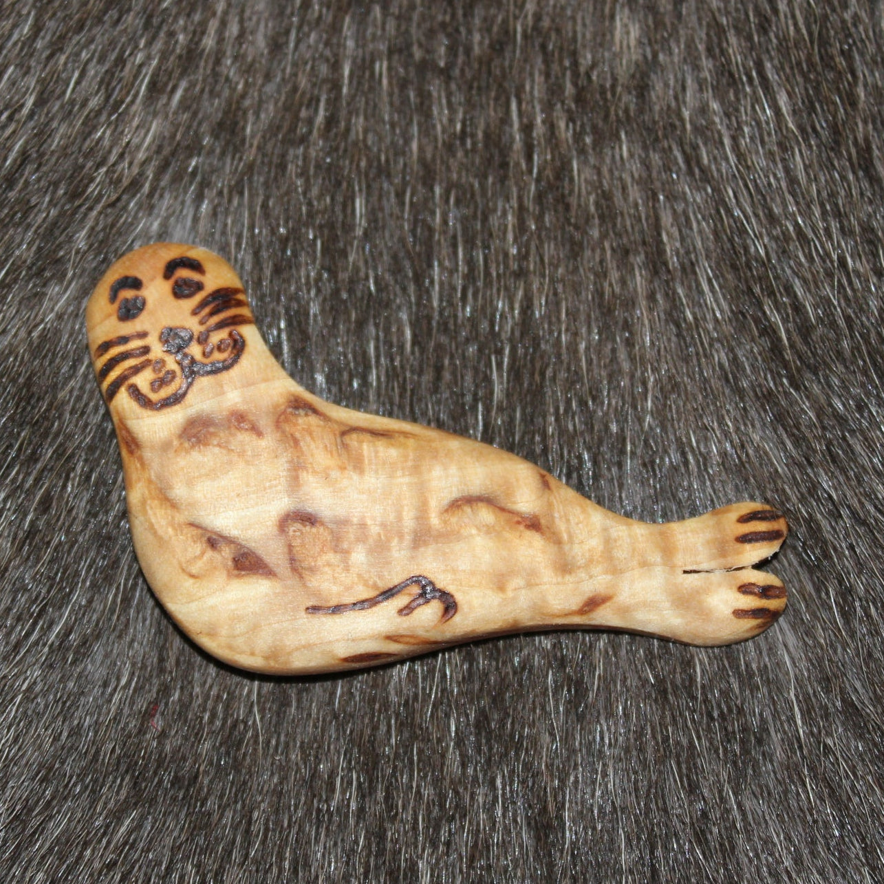 2125 Magneetti, norppa