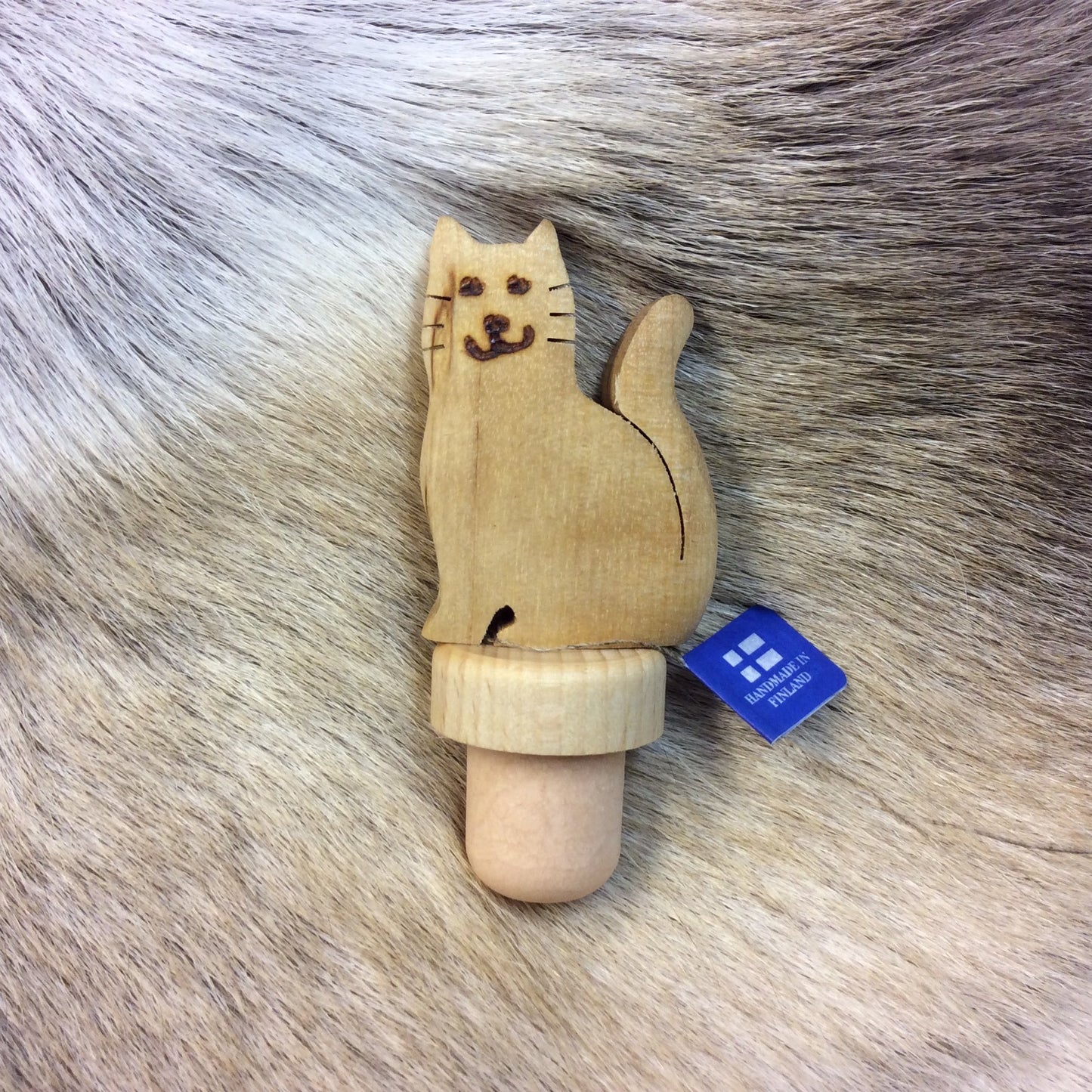 2317 Pullonkorkki, kissa istuva