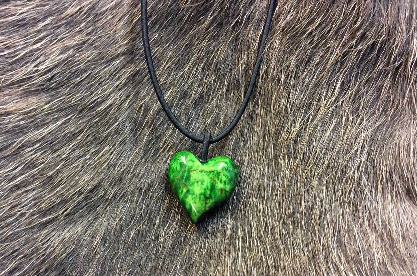 Nauhakoru, sydän vihreä