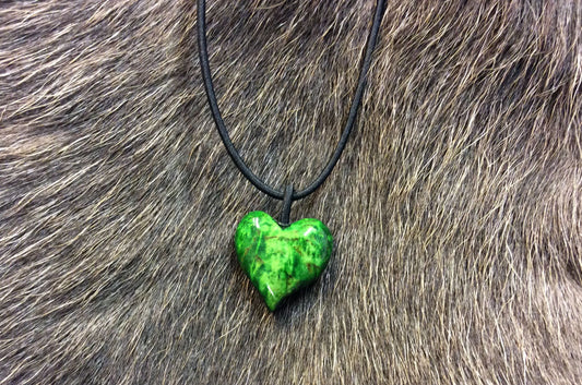 Rubberband necklace, Heart green